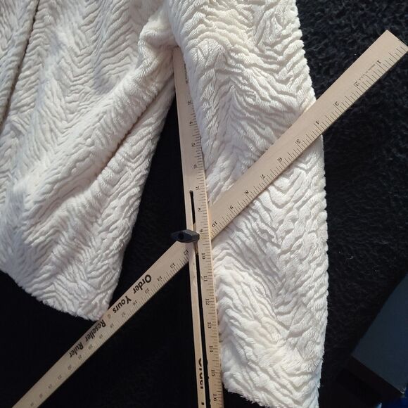 Laura Ashley Womens Soft Coat Cream Size Medium Polyester Long Sleeve Zip Close - Picture 9 of 12